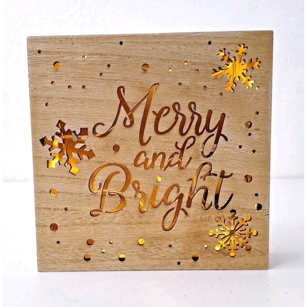 Lighted Wooden 'Merry and Bright' Christmas Shadow‎ Box w/ Timer 7" x 7"